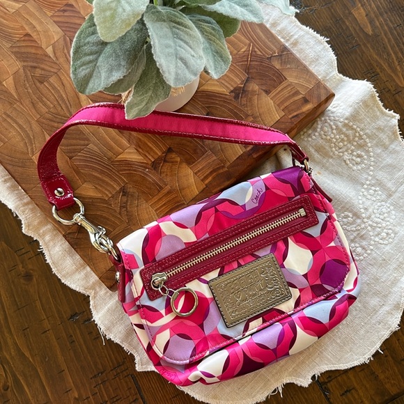 Coach Poppy wristlet/mini bag - Picture 1 of 6
